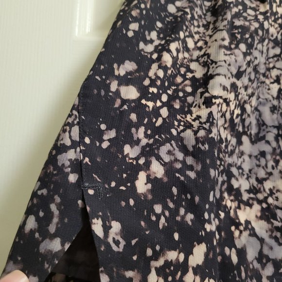 COPY - Lululemon 2-in-1 SHR Short 6" - Picture 2 of 11